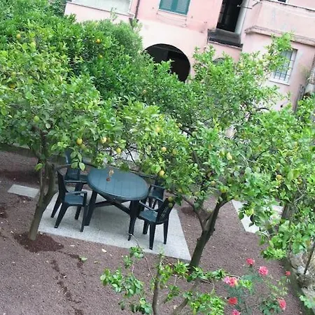 Apartment With Private Garden Finale Ligure